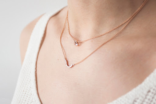 why rose gold is such popular and best Jewellery look with it 